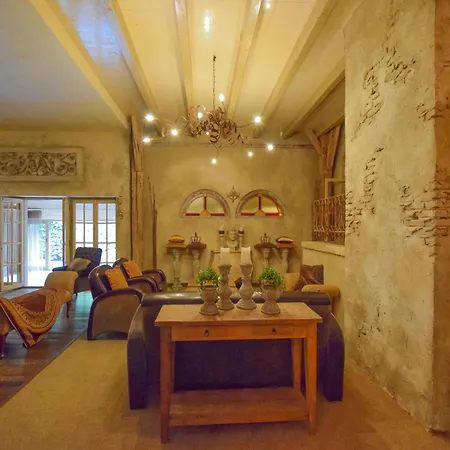 Vintage Escape With Modern Luxury, Cleaning Included Alphen (North Brabant)